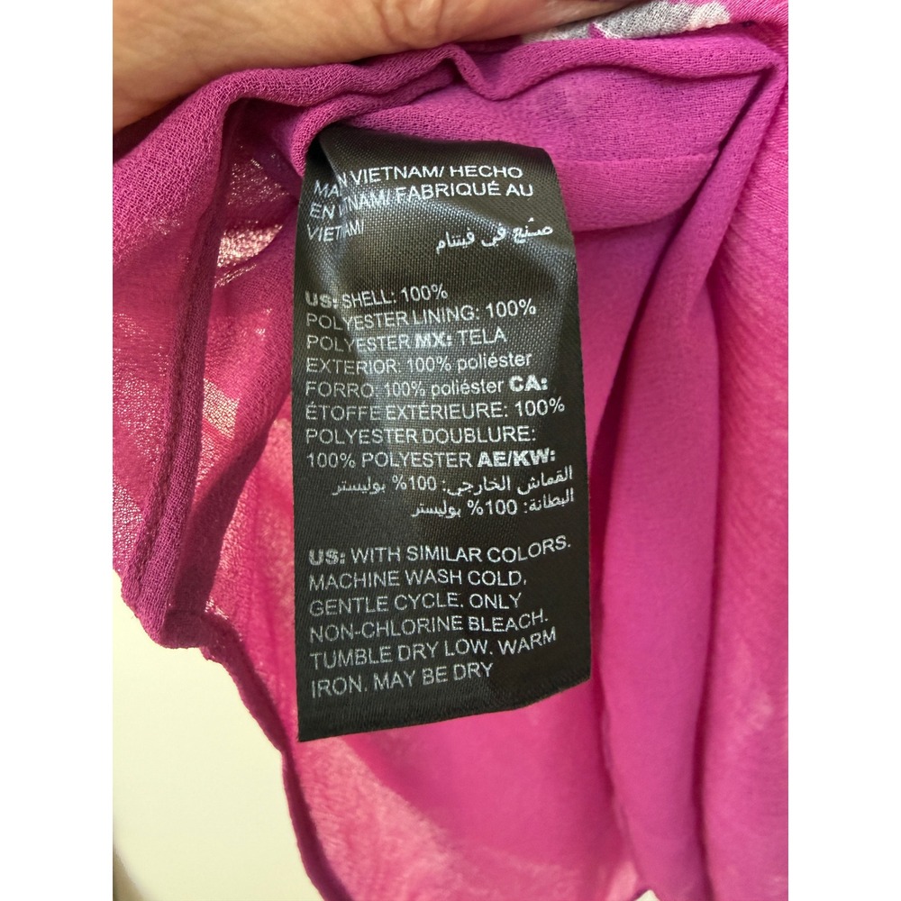 White House Black Market Magenta Floral Ruffle V-Neck Sleeveless Blouse Medium - Picture 3 of 4